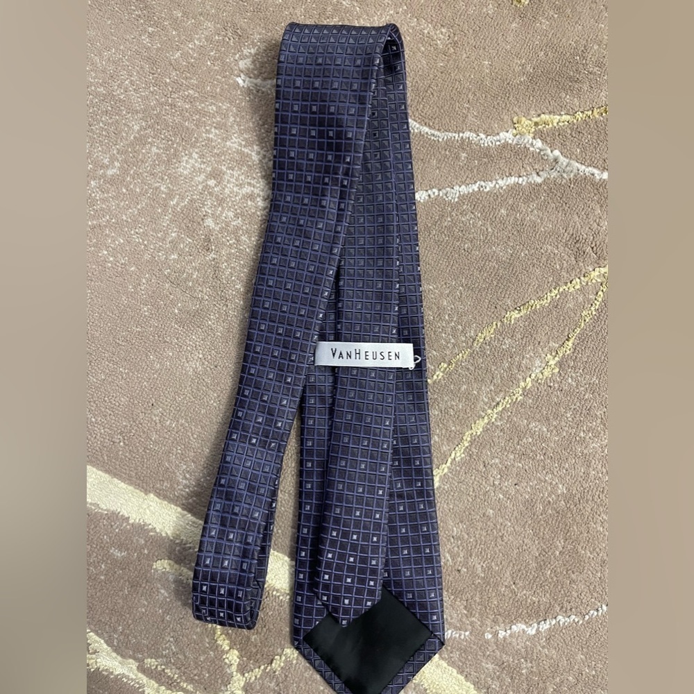 Van heusen tie